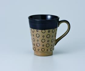 ベージュ水玉マグカップ